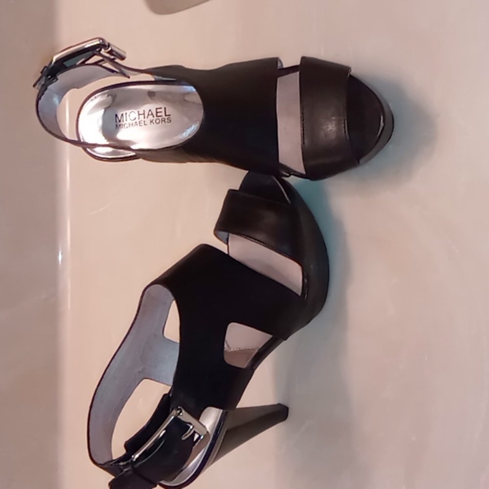Michael Kors Carla Platform Leather Heels 7.5